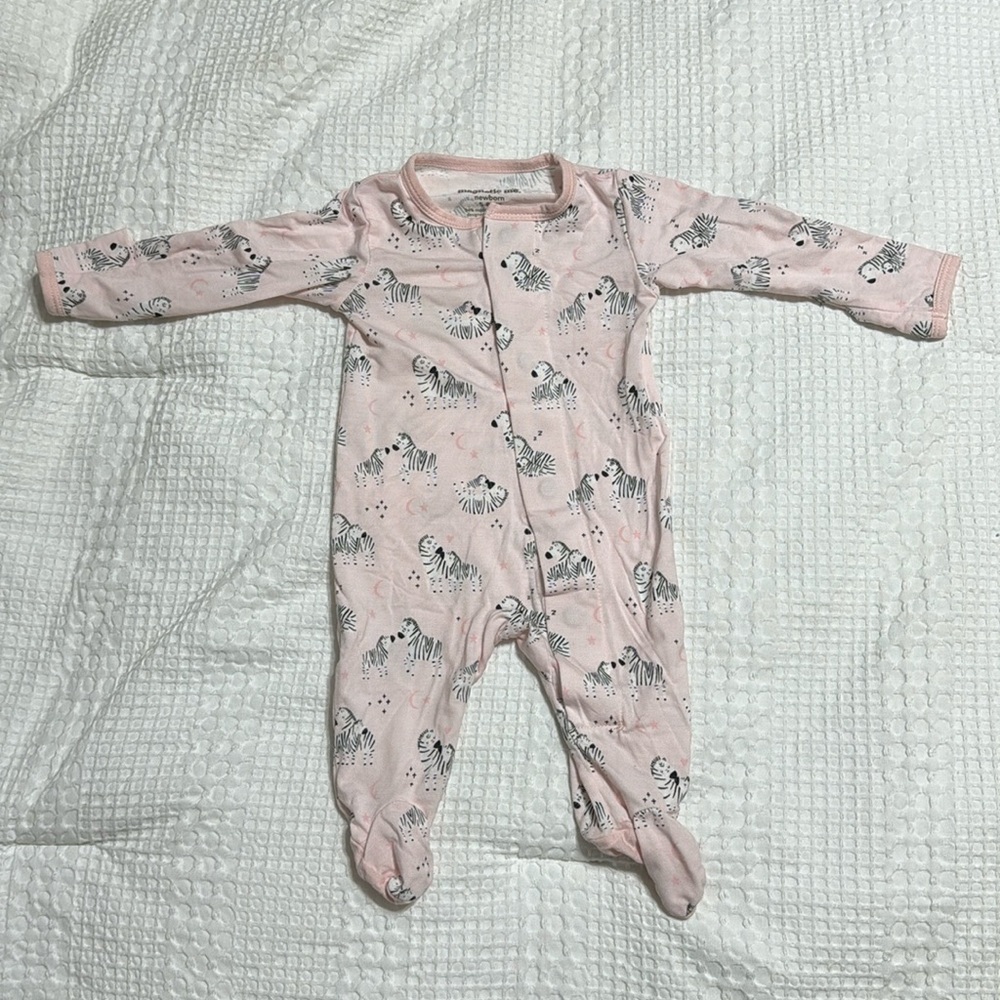 Magnetic me sleeper